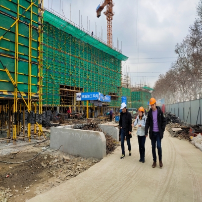 开足马力抢进度，不惧严寒树形象 协力公司桐乡总承包项目部接受记者采访